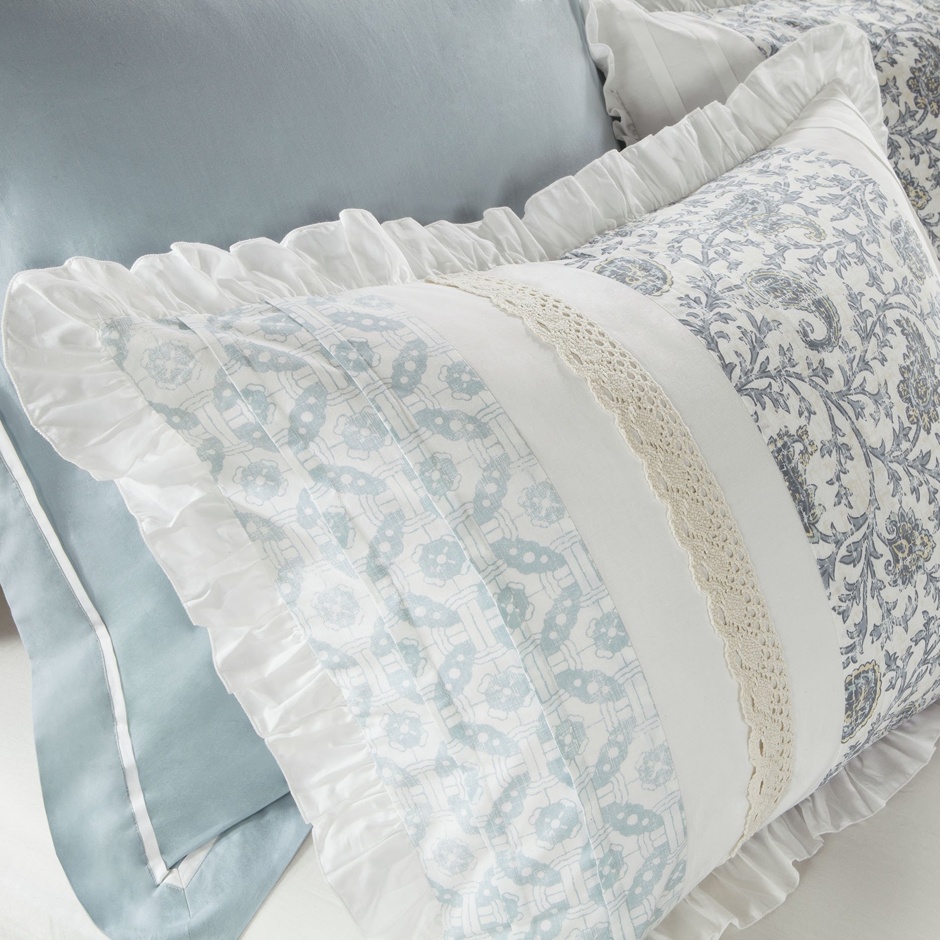 HGB Madison Park Shabby Chic Paisley Periwinkle and Green Soft Blue Dawn Bedding Queen Comforter with Lace and Ruffles (9 Piece in Bag)