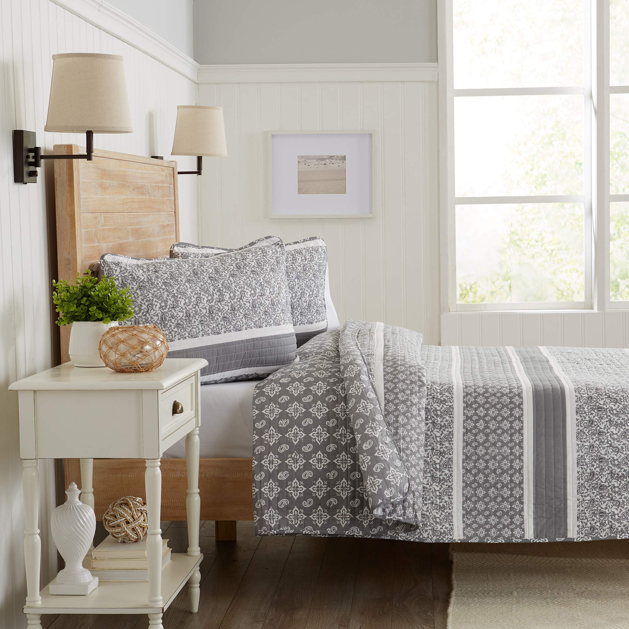 Great Bay Home 2-Piece Reversible Grey Twin/Twin XL Quilt Comforter with 1 Sham | Lightweight, All-Season, Cozy, Modern Bedspreads | Paisley Coverlet Sets | Kadi Collection