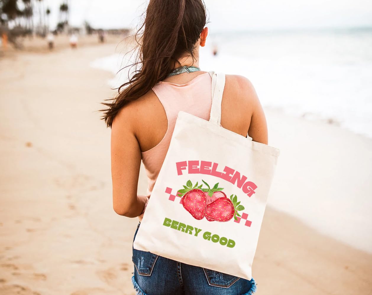 GXVUIS Feeling Berry Good Canvas Tote Bag for Women Aesthetic Cute Strawberry Reusable Grocery Shopping Bags Girls Gifts White