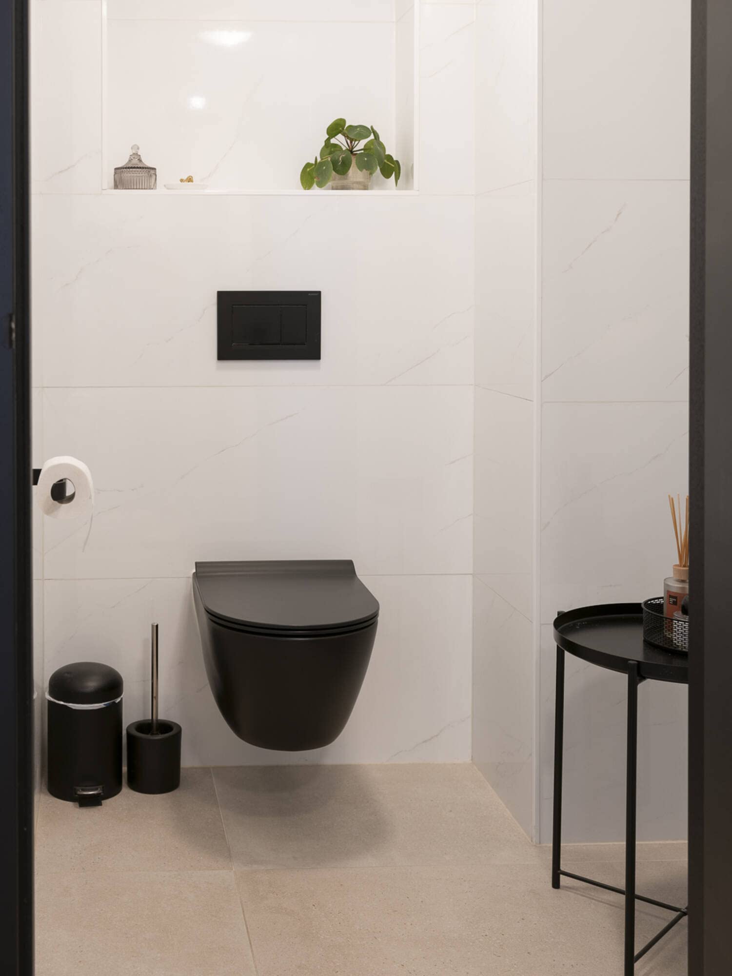 Geberit 115.883.16.1 Toilets and Bidets, Matte black/black