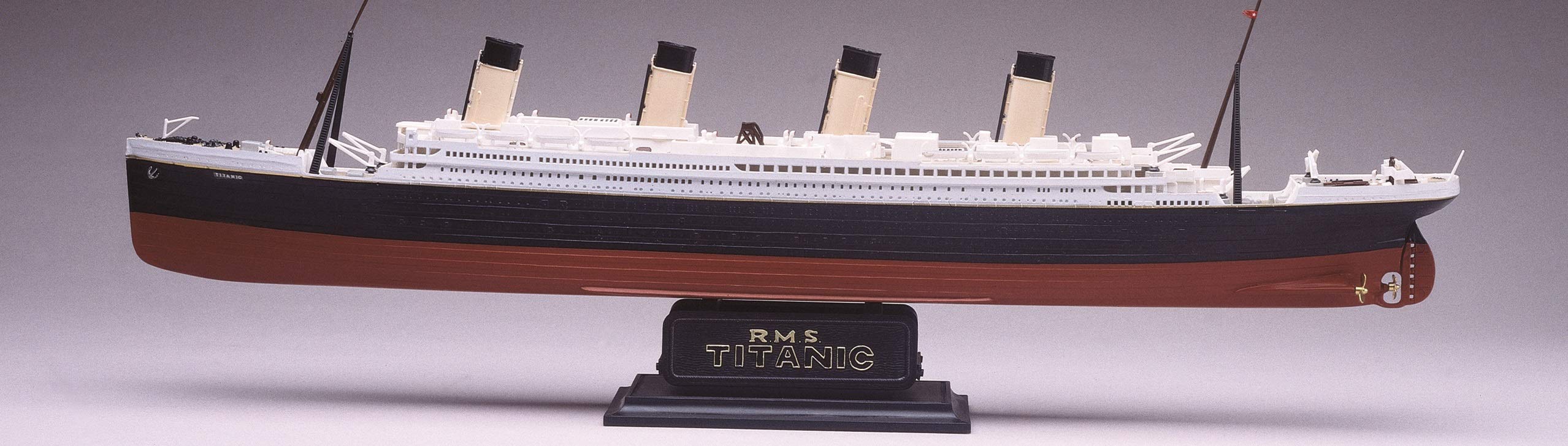 Revell 85-0445 1/570 RMS Titanic Plastic Model Kit, 18.6 x 1.9 x 3.7-Inch