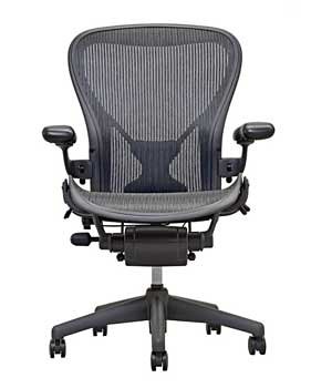 Aeron Size B - Posture Fit, Graphite, Classic Carbon Pellicle