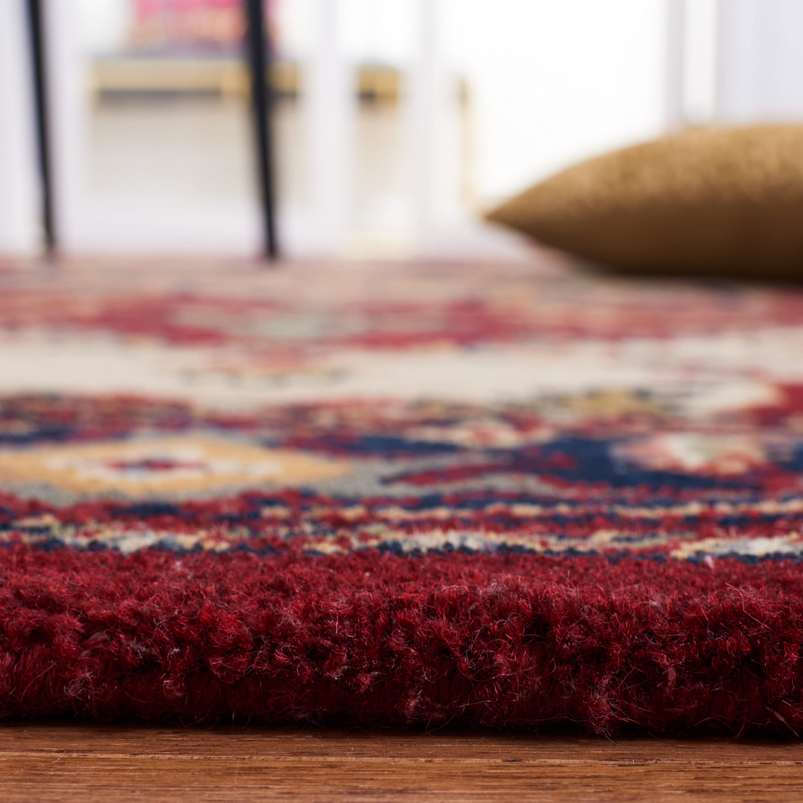 SAFAVIEH Heritage Collection Area Rug - 5' x 8', Red, Handmade Traditional Oriental Wool, Ideal for High Traffic Areas in Living Room, Bedroom (HG625A)