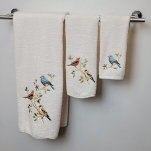 Avanti Linens - Fingertip Towel, Soft & Absorbent Cotton Towel (Premier Songbirds Collection)