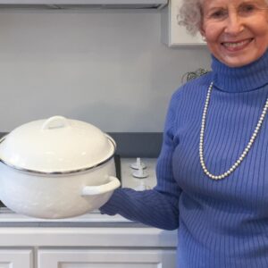 Golden Rabbit Enamelware - 4qt Dutch Oven (Solid White)