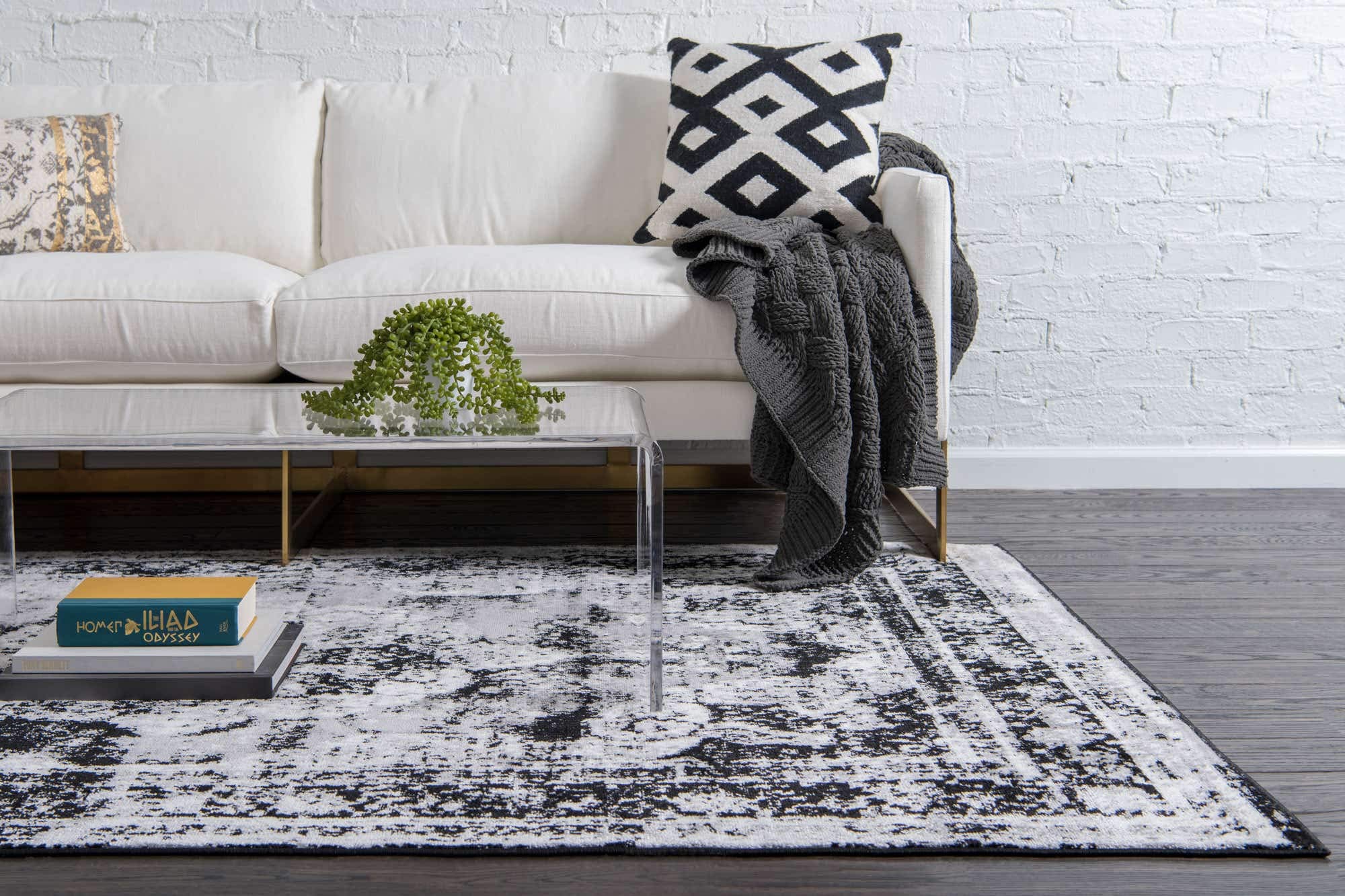 Unique Loom Sofia Collection Area Rug - Salle Garnier (7' 10" x 10' Rectangle, Black/ Ivory)