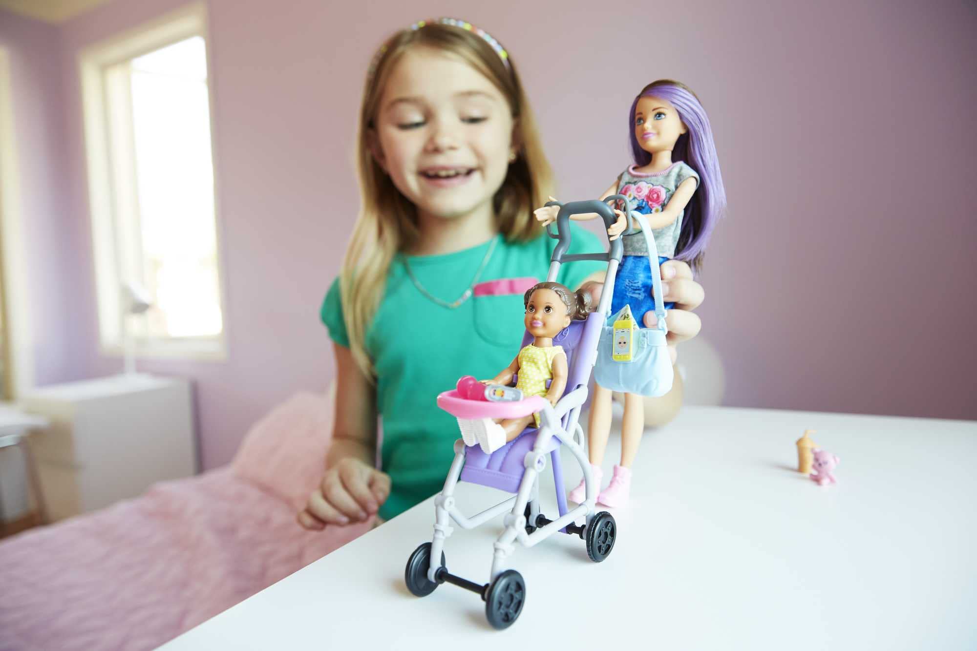 Barbie Skipper Babysitters Inc 2 Dolls & Accessories, Set with Brunette Skipper Doll, Small Doll & Bouncy Stroller (Amazon Exclusive)