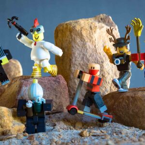 Roblox Action Collection - Masters of Roblox Six Figure Pack [Includes Exclusive Virtual Item]