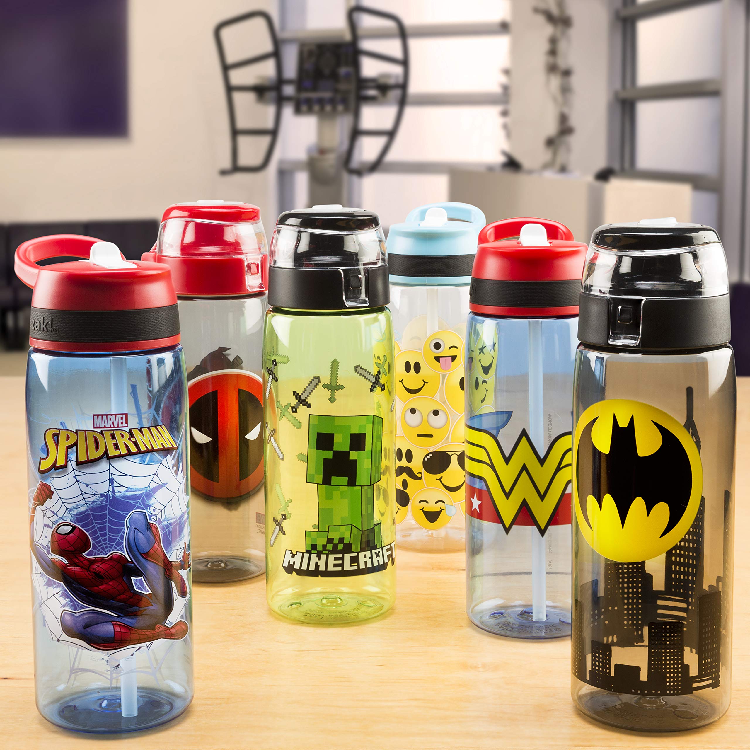 Zak Designs Marvel Spider-Man Plastic Water Bottle with Built-In Carrying Loop and Flip-Up Straw Lid, Made with Durable Materials (25oz, Non-BPA)