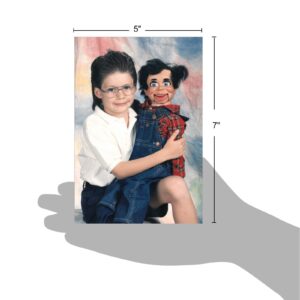 NobleWorks - 1 Happy Birthday Notecard with Envelope - Funny Photos, Bday Celebration Greeting - Puppet Boy C6434BDG