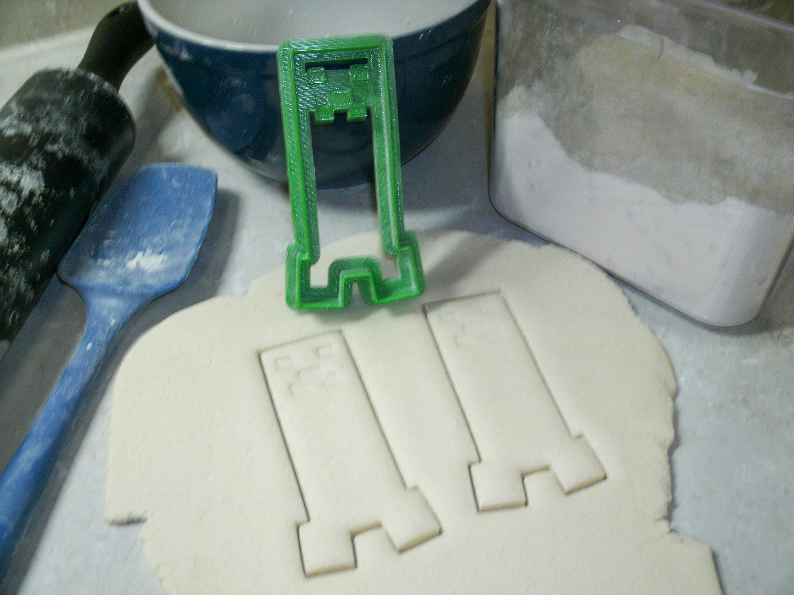 INSPIRED BY CREEPER MONSTER SCOPE BLOCK ADVENTURE VIDEO GAME COOKIE CUTTER MADE IN USA PR519