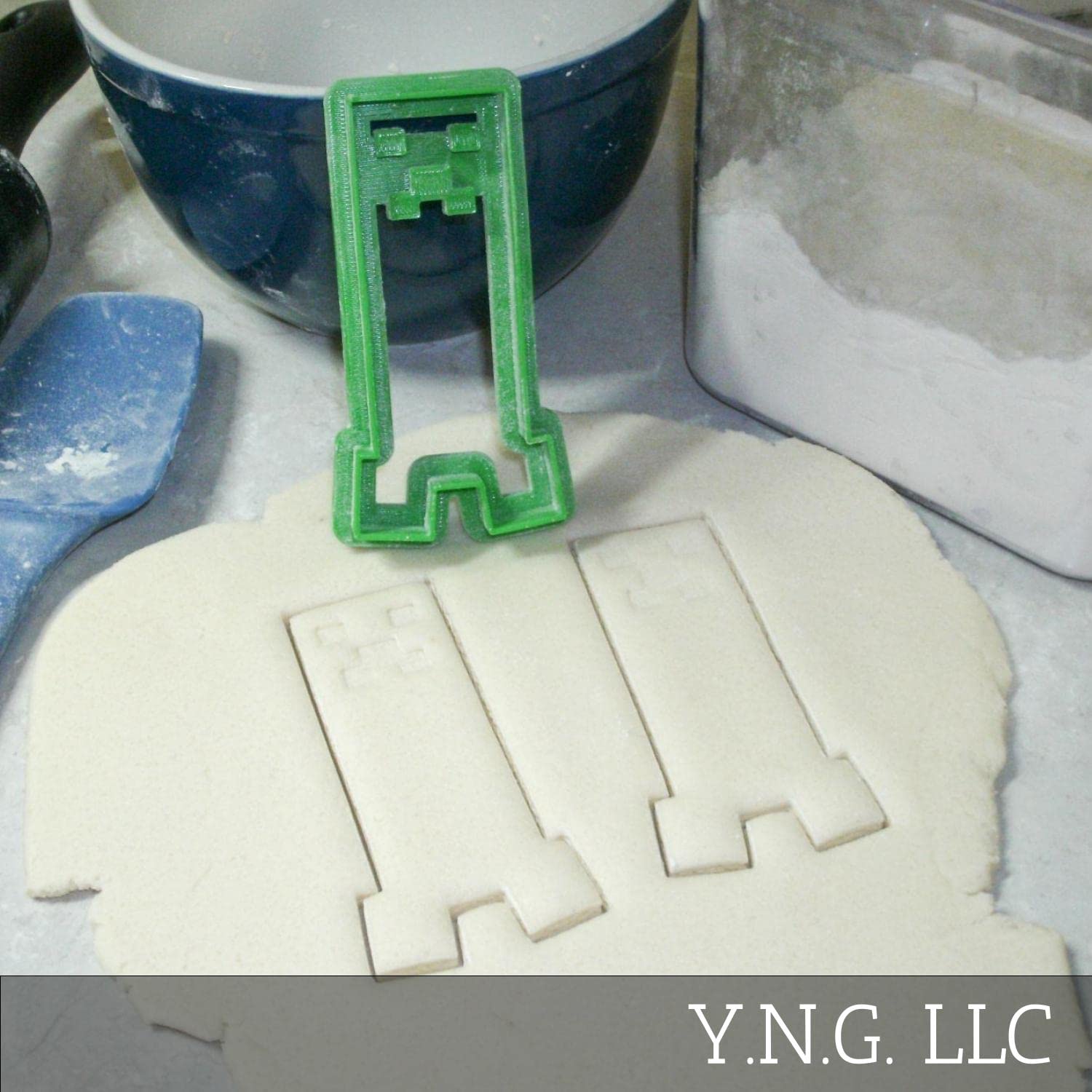 INSPIRED BY CREEPER MONSTER SCOPE BLOCK ADVENTURE VIDEO GAME COOKIE CUTTER MADE IN USA PR519