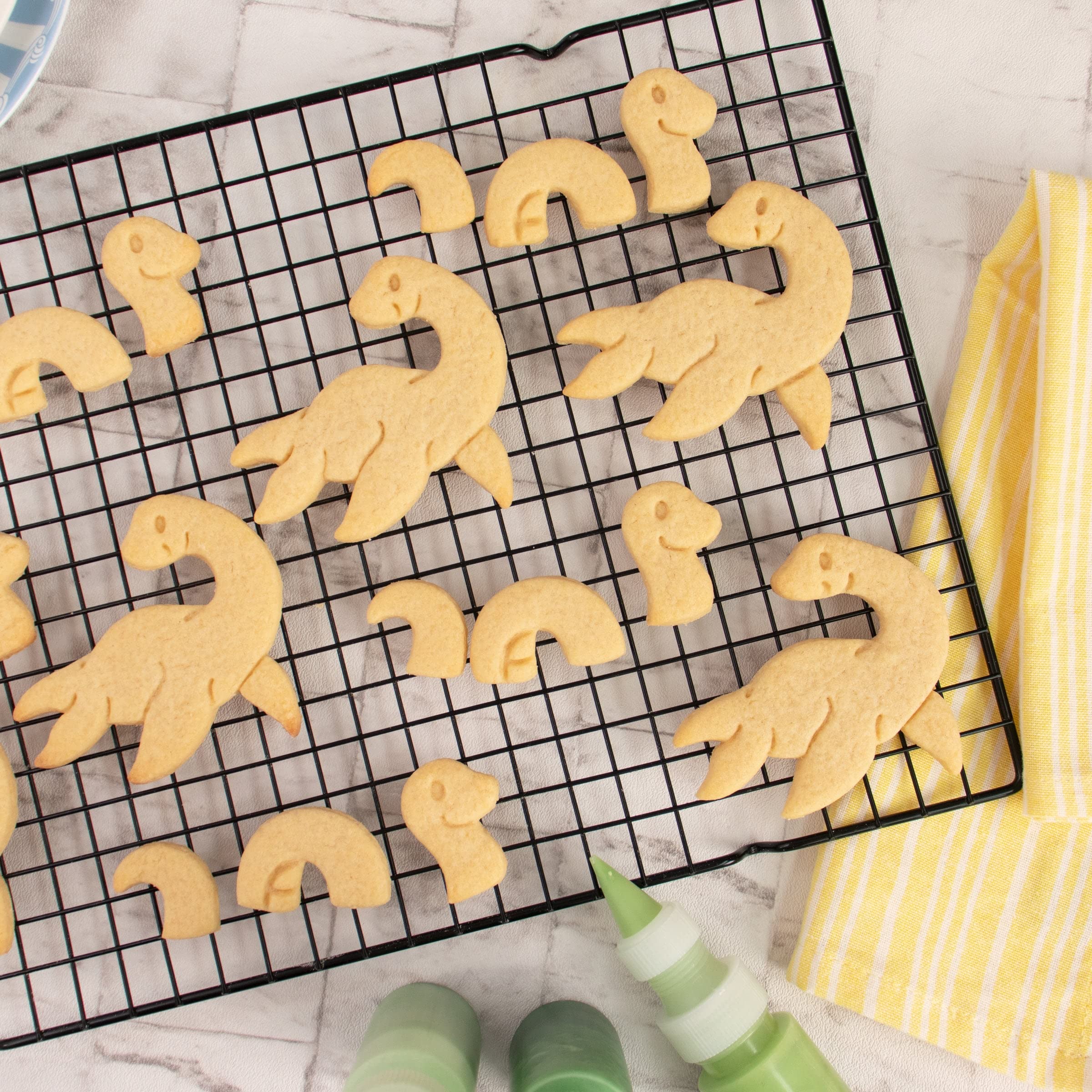 Set of 2 Loch Ness cookie cutters (Designs: Loch Ness and 3-piece Lochness), 2 pieces - Bakerlogy