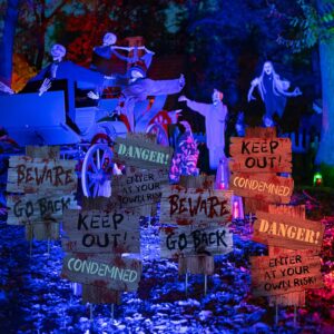 GABOSS Halloween Decorations Beware Signs Yard Stakes Outdoor Creepy Assorted Warning Sign,Scary Zombie Theme Party Decor Supplies,3 Pieces,16.5" x 12.2"