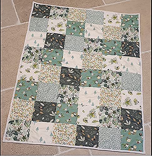 Qililandiy 7 Pcs Green Floral Fat Quarters Fabric Bundles Quilting Fabric Bundle Patchwork for Sewing Quilting and Crafting (18x22 inch)