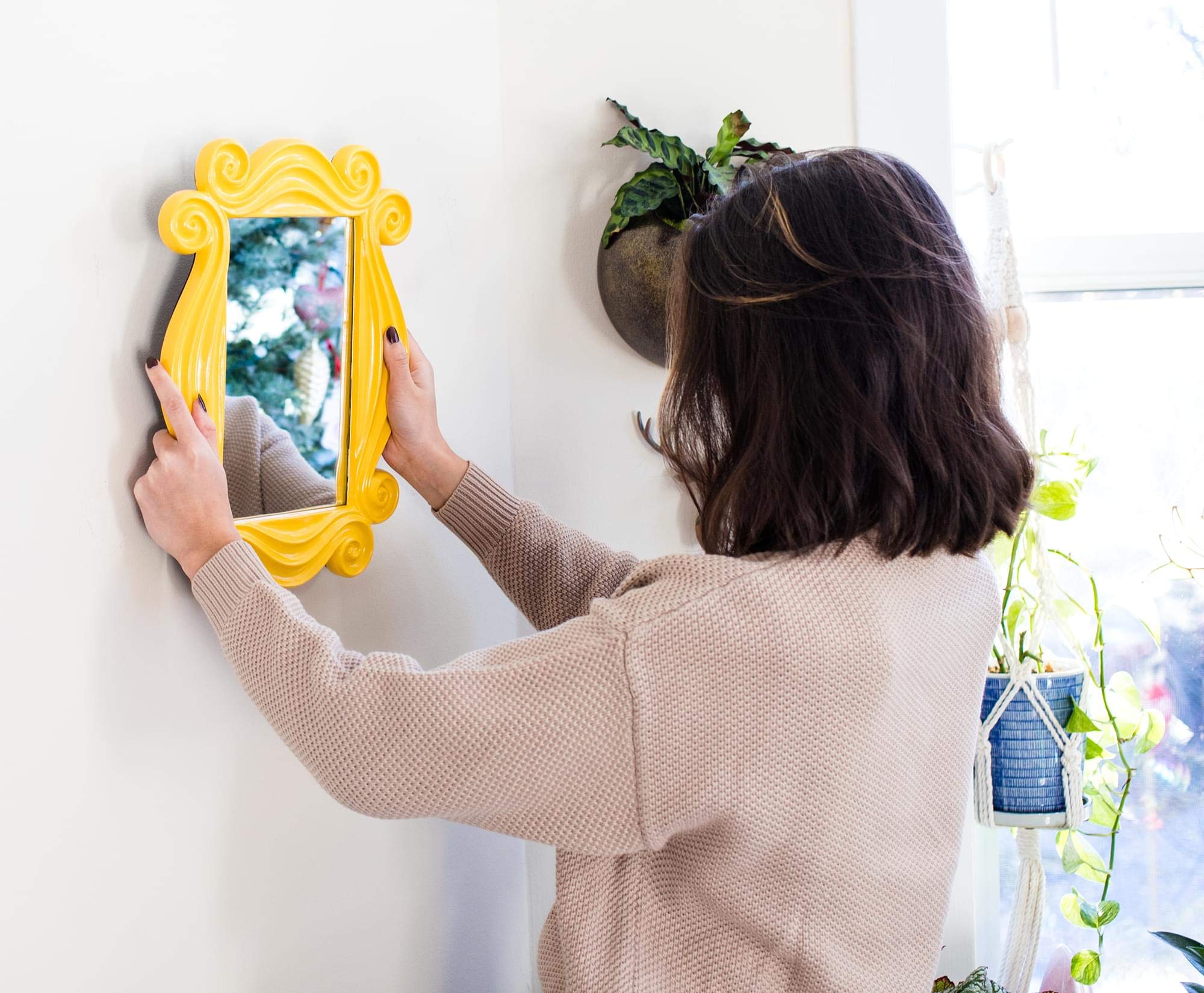 Ukonic Friends TV Show Yellow Peephole Frame Door Mirror | Hanging Mirror For Entryway, Living Room, Bedroom | Authentic Replica Of Friends Door Frame From Monica Geller's Apartment | 15 x 11 Inches