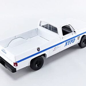 Greenlight 13561 NYPD 1984 CUCV M1008 - New York City Police Department (NYPD) 1:18 Scale