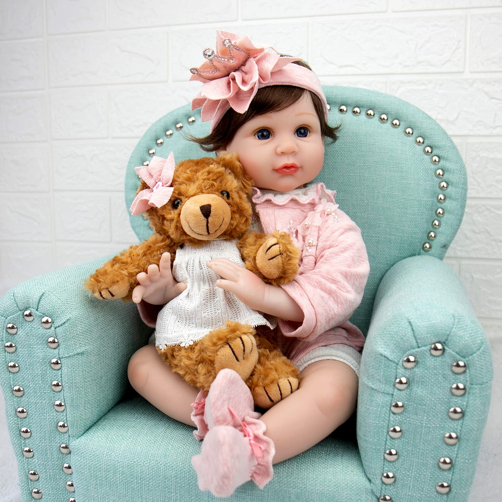 Milidool Reborn Baby Dolls Girl, 22 inch Lifelike Realistic Baby Girl Doll That Look Real Baby Doll Silicone Newborn Baby Doll Packaged with Feeding Toy Accessories Set,Gift for Grandma and Kids 3+