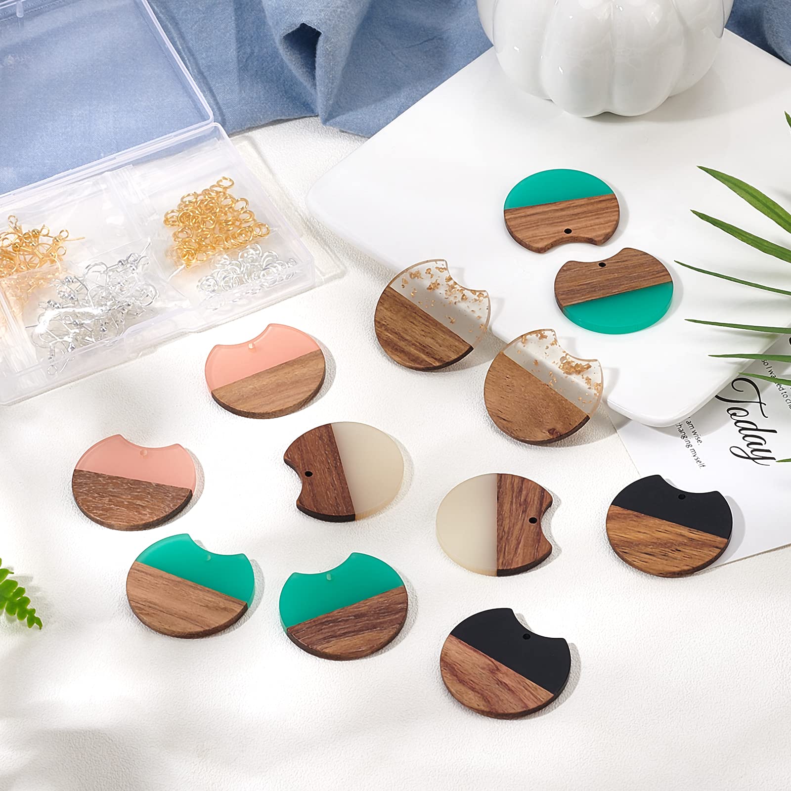 OLYCRAFT 173pcs Resin Wooden Earring Pendants Gap Flat Round Vintage Resin Walnut Wood Statement Earring Findings with Earring Hooks and Jump Rings for Necklace Earring Making - 6 Colors