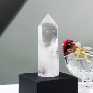 Runyangshi Large Clear Quartz Healing Crystal Wand 4.72"-5" Natural Crystal Tower 6 Faceted Single Point Crystal Prism Wand Natural Quartz Stones for Meditation Reiki Chakra Therapy Home Decor Gift