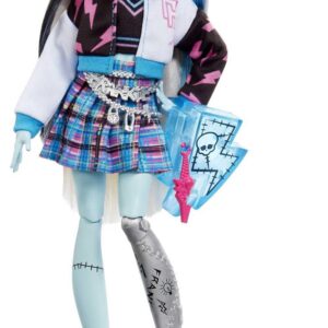 Monster High Doll, Frankie Stein with Blue & Black Streaked Hair in Signature Look with Fashion Accessories & Pet Dog Watzie