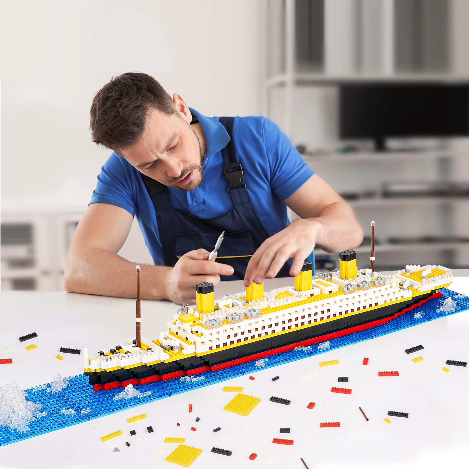 NEWABWN Titanic Model Building Block Set, Titanic Gifts, Titanic Toys with 1860 Pieces Micro Mini Blocks, DIY Bricks Toys for Adults and Kids