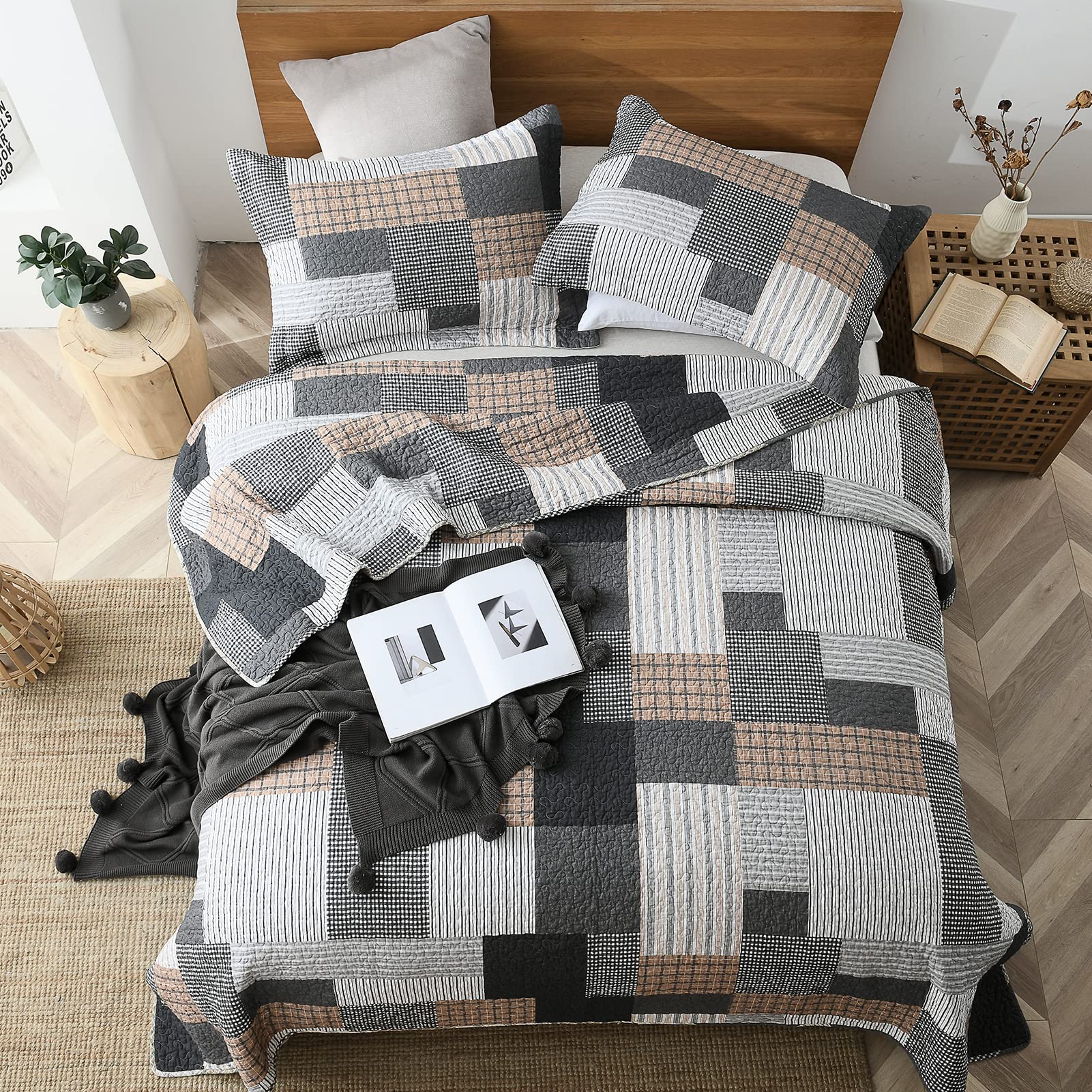 SahSahCasa, Queen Bedding Set, 3Pcs, 100% Cotton, Farmhouse Patchwork Quilt, Plaid Reversible, Grey/Black/Brown/White, All-Season Use, Lightweight, Washable