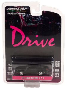 collectibles greenlight 44940-f hollywood series 34 - drive (2011) - 2011 mustang gt 5.0 1/64 scale