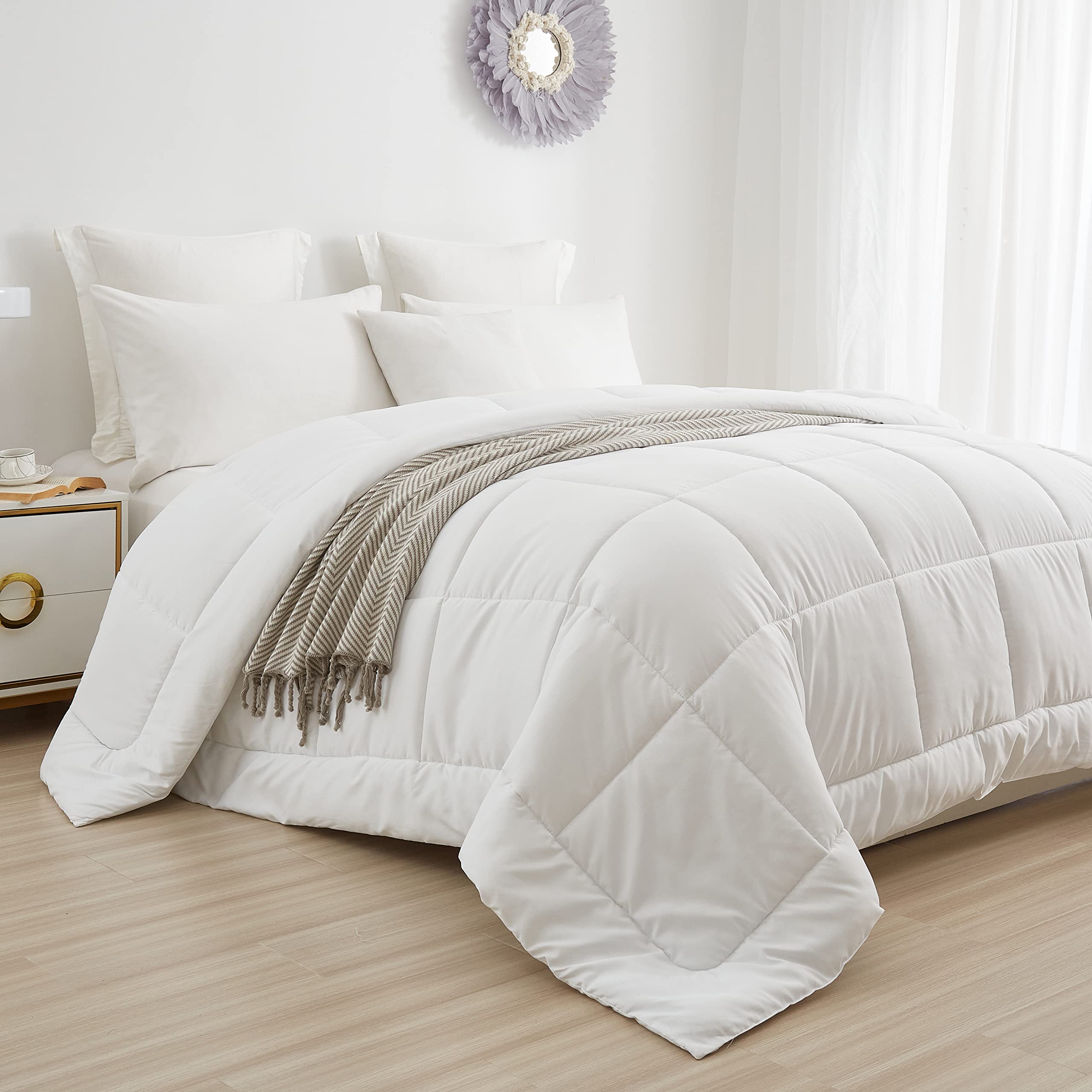 BedTreat Down Alternative Comforter with Corner Tabs - Summer Quilted Light Weight Twin Size 140 GSM White Comforter, Machine Washable Microfiber Bedding