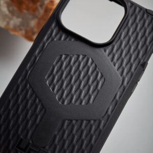 URBAN ARMOR GEAR UAG Designed for iPhone 14 Plus Case Black 6.7" Essential Armor Built-in Magnet Compatible with MagSafe Charging Ultra Thin Ergonomic Protective Cover