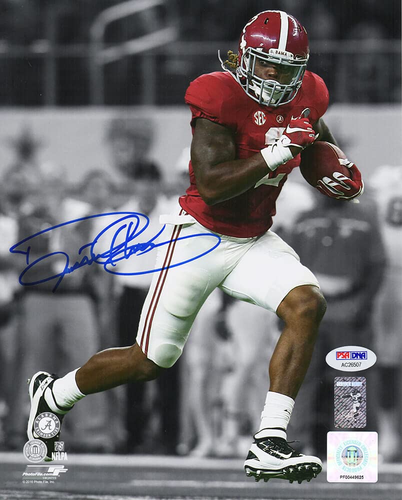 Derrick Henry Signed Alabama Action With Football Spotlight 8x10 Photo - PSA