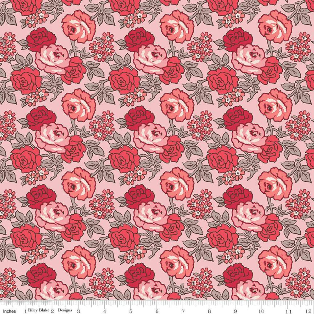 Flea Market Fat Quarter Bundle (39 Pieces) by Lori Holt for Riley Blake 18 x 21 inches (45.72 cm x 53.34 cm) Fabric cuts DIY Quilt Fabric