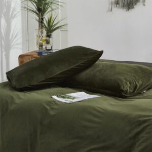 Houseri Velvet Olive Green Comforter Set King Fluffy Army Green Bedding Sets King Size Men Dark Green Micromink Sherpa Comforter Bedding Women Blackish Green Flannel Fuzzy Comforter Blanket Warm King