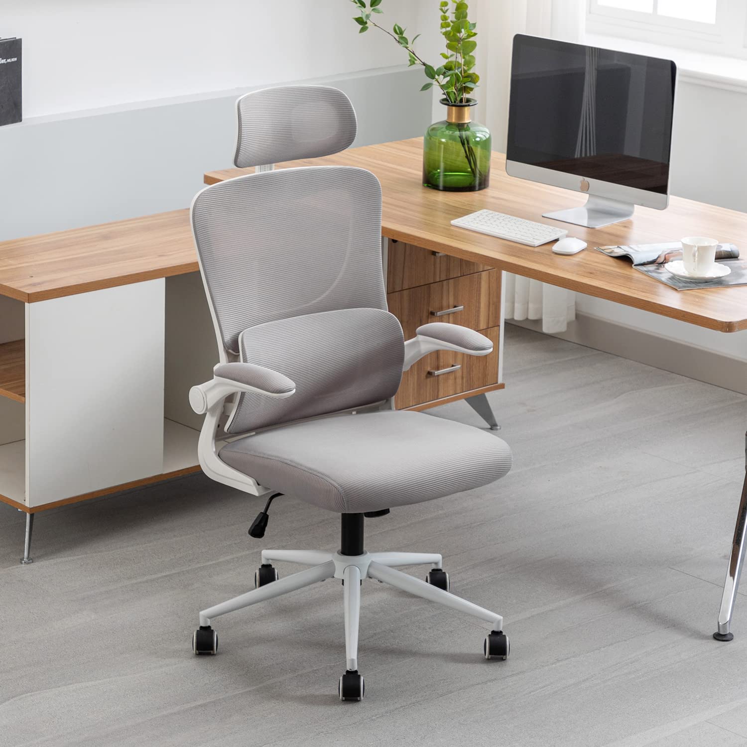 Office Chair Height-adjustable Ergonomic Desk Chair with Self-adaptive Lumbar Support Breathable Mesh Computer Chair High Back Swivel Task Chair with Adjustable Headrest and Flip-up Armrests - Grey