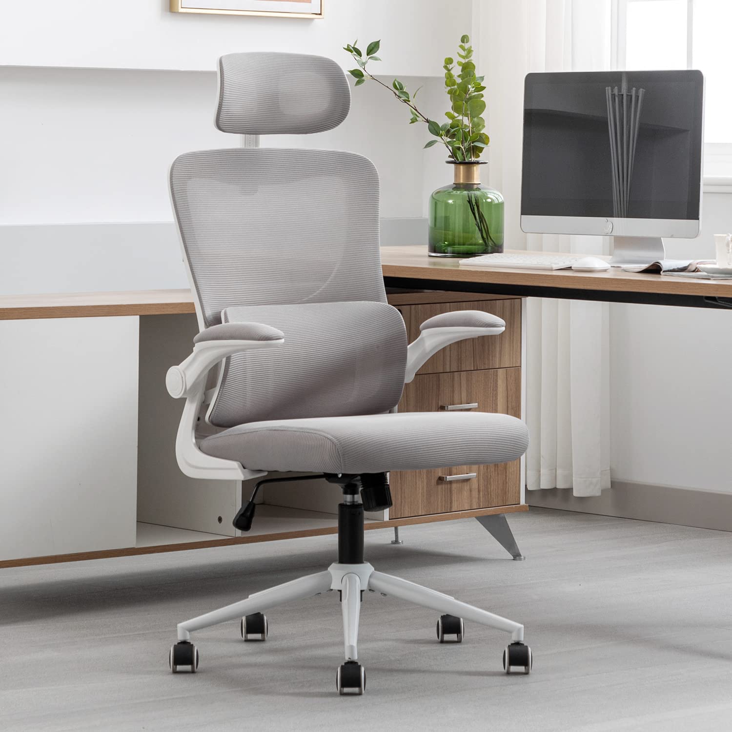 Office Chair Height-adjustable Ergonomic Desk Chair with Self-adaptive Lumbar Support Breathable Mesh Computer Chair High Back Swivel Task Chair with Adjustable Headrest and Flip-up Armrests - Grey