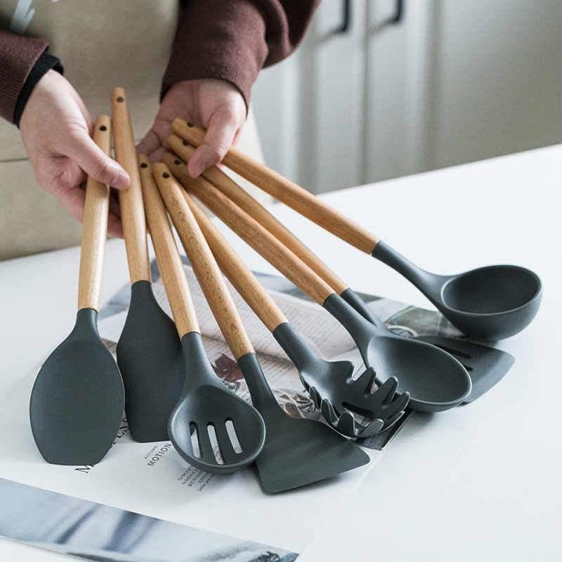 Kitchen Utensils Set, 33 pcs Non-Stick Silicone Cooking Utensils Set, Heat-Resistant Silicone, Wooden Utensils for Cooking, Kitchen Gadgets Spatula Set, Apartment Essentials Kitchen Set (Charcoal)