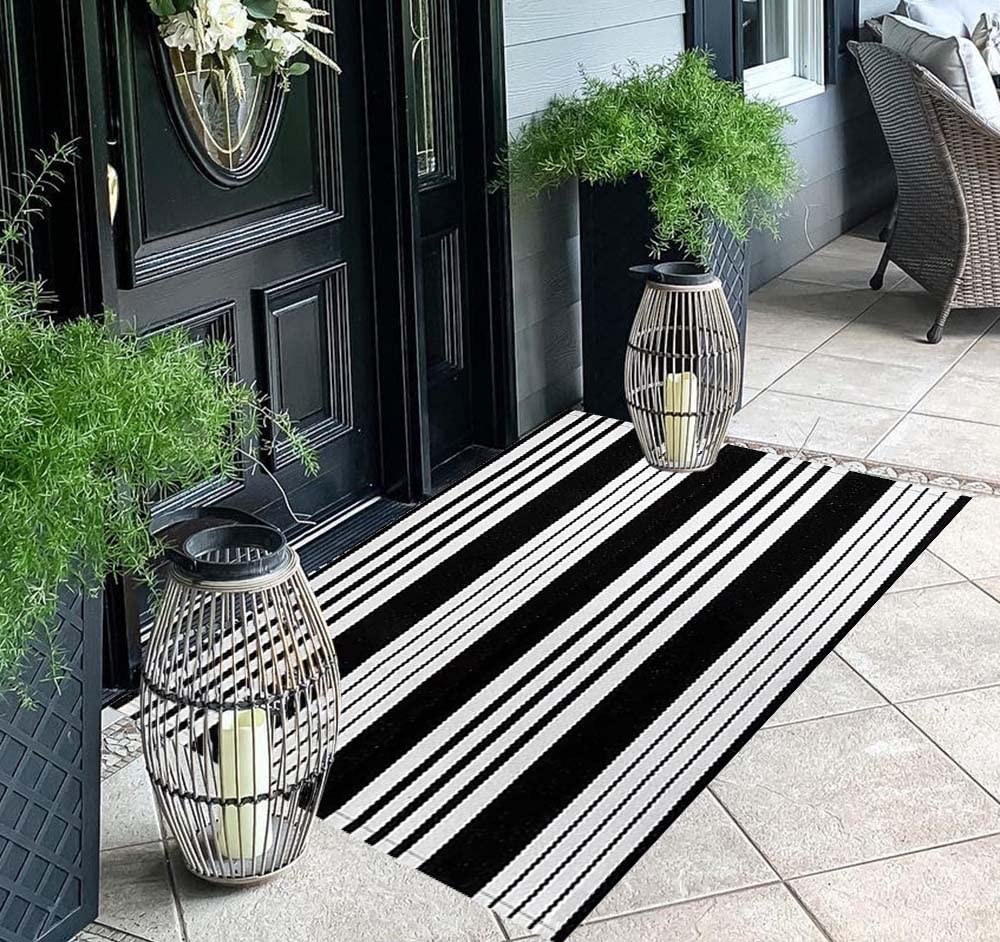 BUAGETUP Black and White Layered Doormat,27.5x43.3inch Striped Outdoor Rug Hand Woven Cotton Indoor Outdoor Rug for Porch Layered