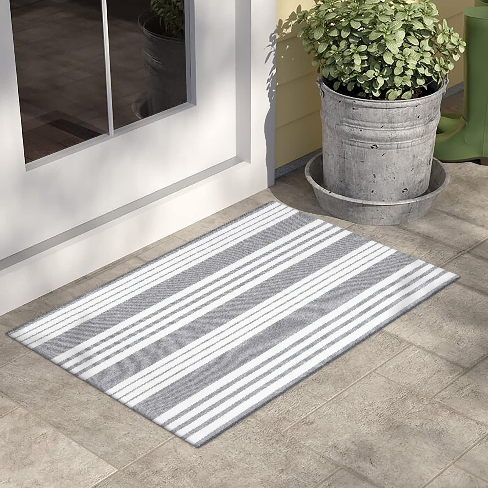 LEEVAN Grey and White Striped Door Mat 24'' x 35'' Washable Hand-Woven Front Door Rug, Reversible Front Door Mats Outdoor Farmhouse Striped Layered Door Mats for Entryway/Front Porch/Kitchen