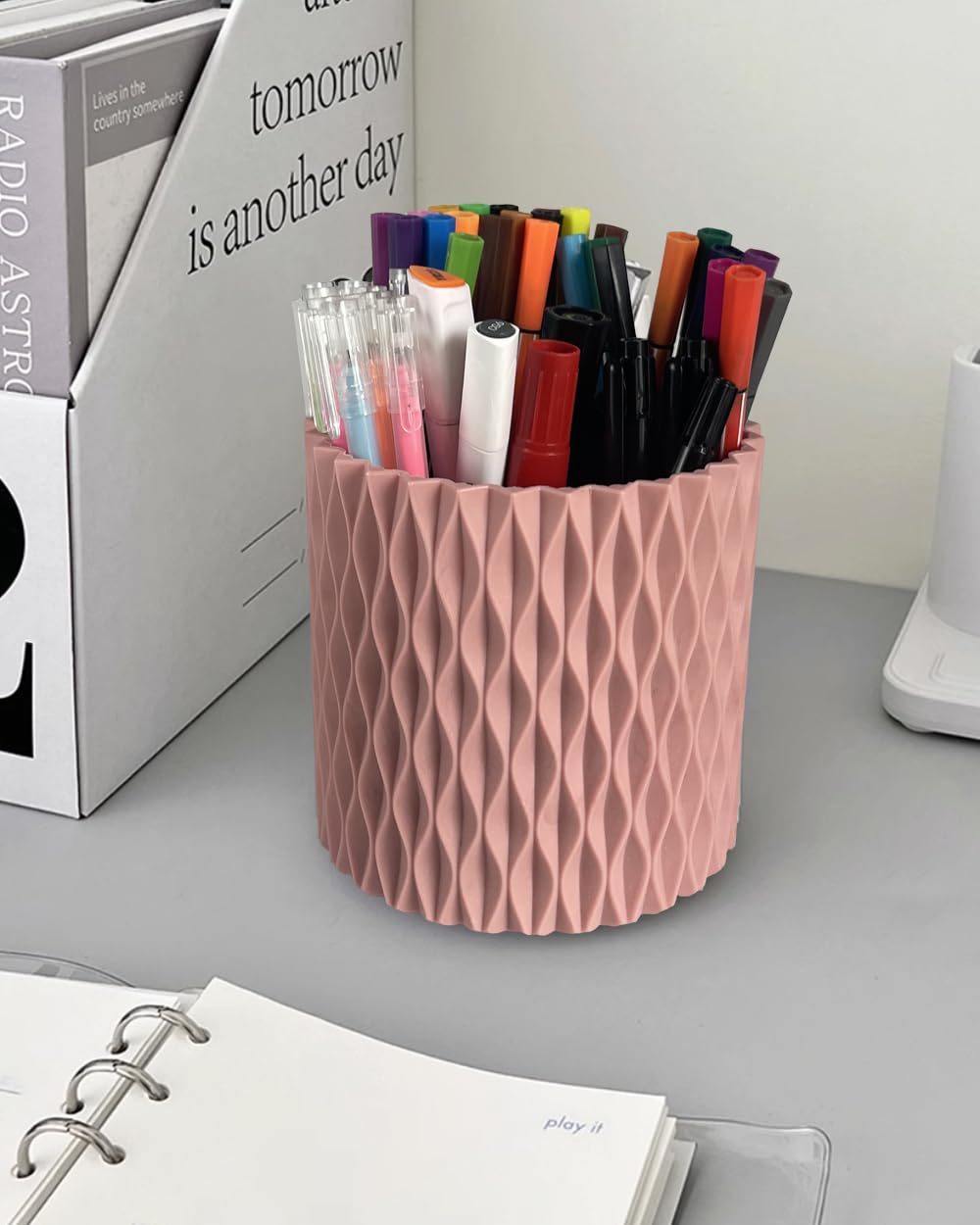 Lebenrich Rotating Pen Pencil Holder for Desk, 5 Slots Unique Pink Desk Pen Organizer Easthetic Desktop Supplies and Accessories for Women Girls, Pen Cup Pencil Caddy for Office Home Art Supply