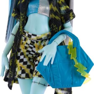 Monster High Scare-adise Island Frankie Stein Doll with Swimsuit, Coverup & Beach Accessories like Hat, Volleyball & Tote