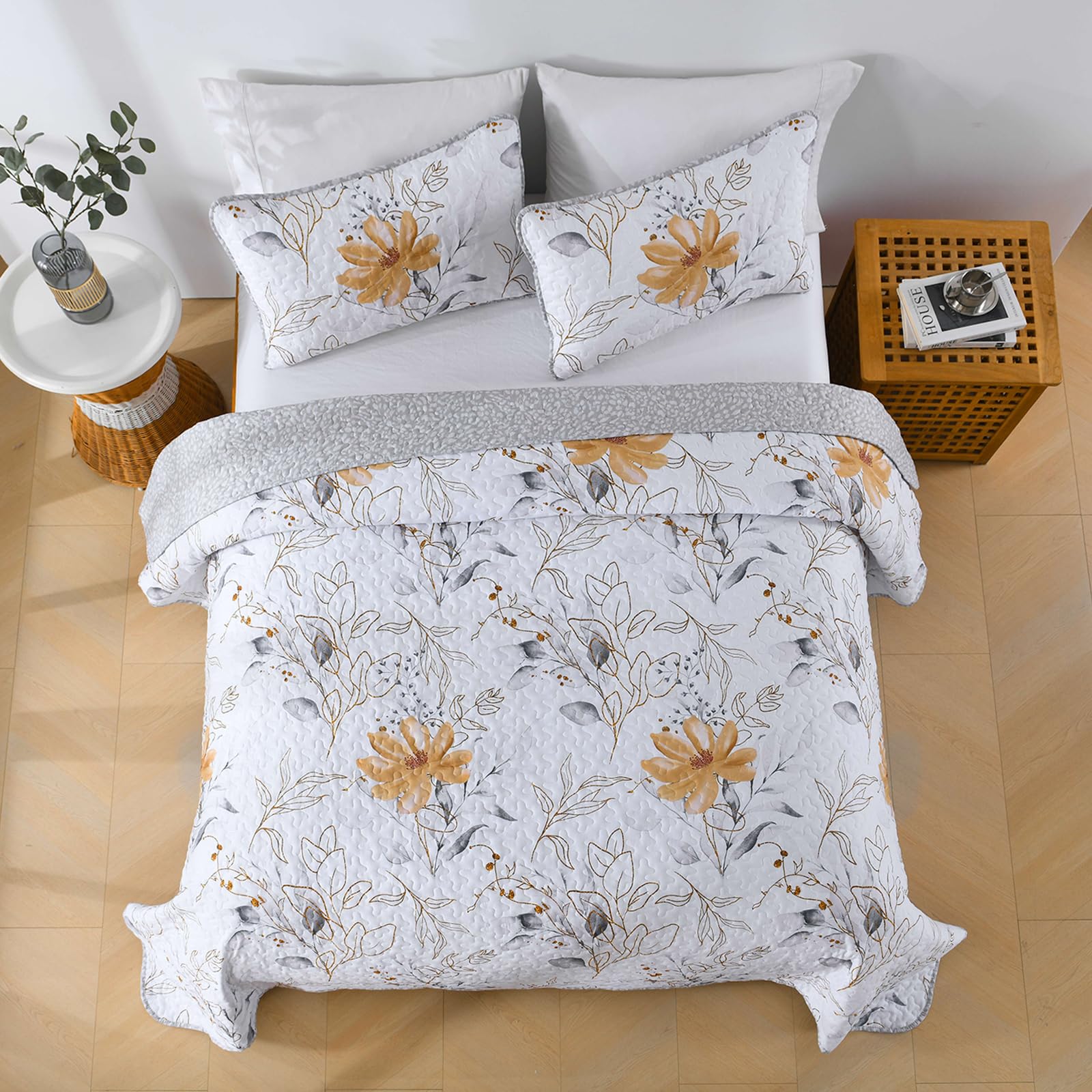 Yiran Floral Quilt Set Queen Grey Botanical Bedspread 3 Pieces Reversible Bedding Quilt Soft Microfiber Rustic Coverlet Sets with 2 Pillow Shams