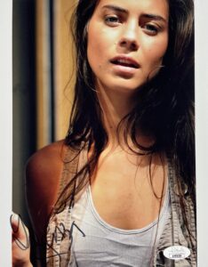 lorenza izzo autograph signed 8x10 photo knock knock jsa certified authentic ah96184