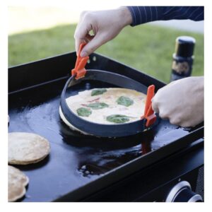 Blackstone AR 32 Ounce Collapsible Silicone Griddle Breakfast Tool Set with Heat Resistant Silicone Construction (4.65 x 4.65 x 6.85 Inches)