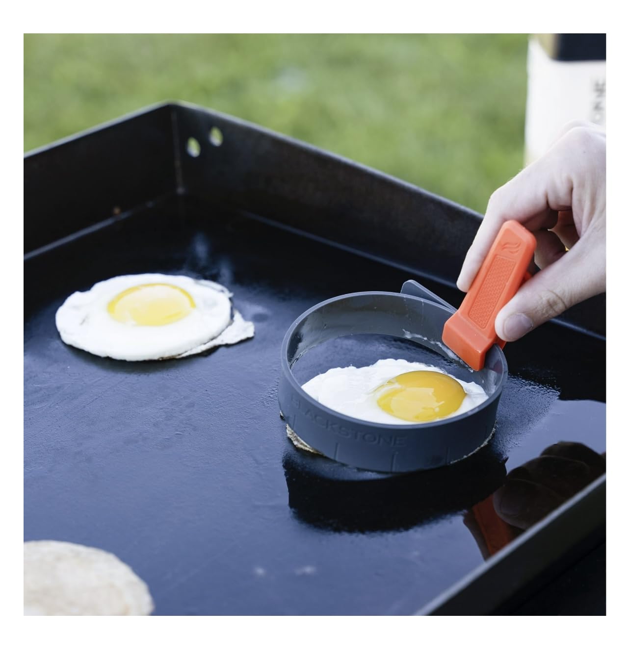 Blackstone AR 32 Ounce Collapsible Silicone Griddle Breakfast Tool Set with Heat Resistant Silicone Construction (4.65 x 4.65 x 6.85 Inches)