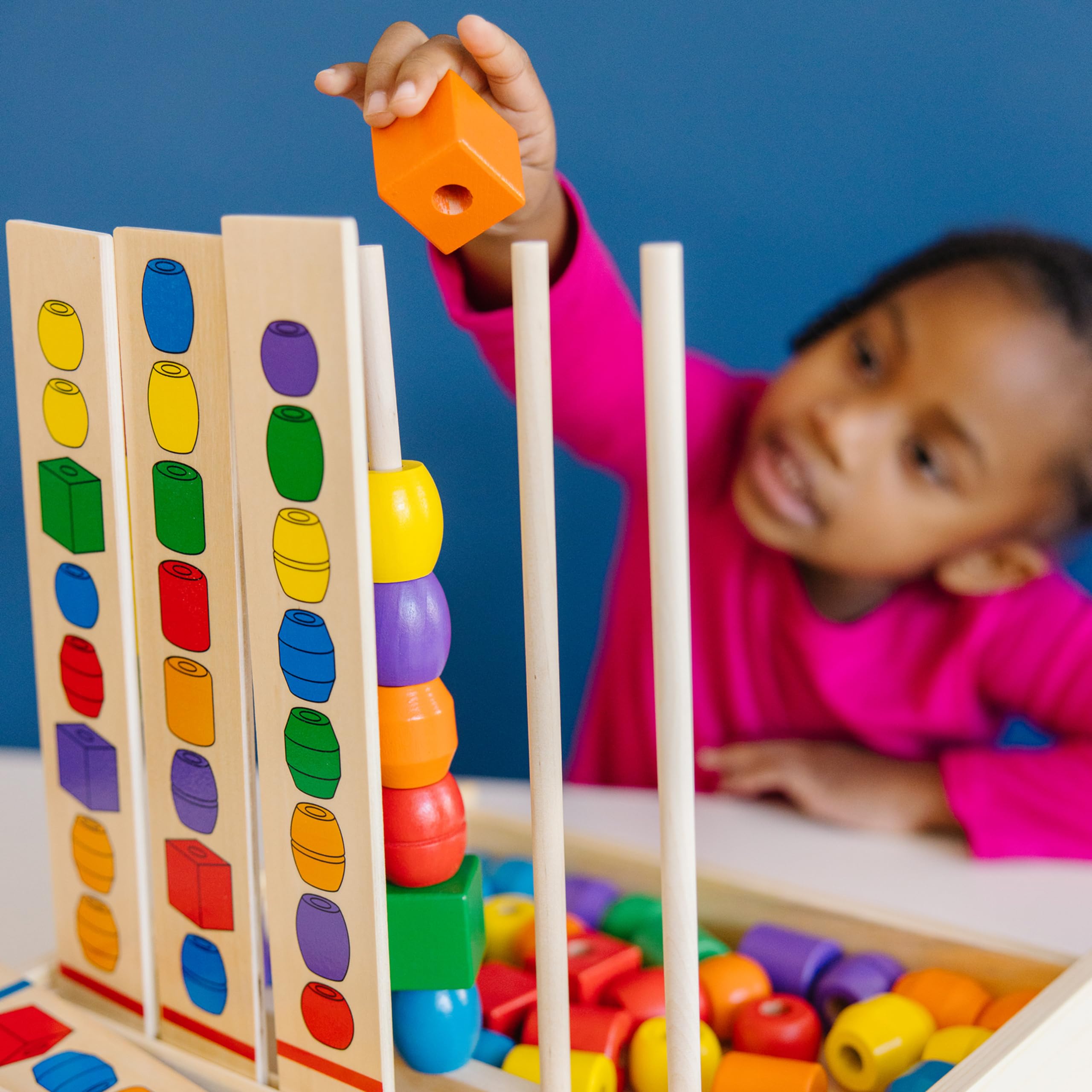 Melissa & Doug Bead Sequencing Set With 46 Wooden Beads and 5 Double-Sided Pattern Boards - Color Recognition Toys, Matching Shapes Stacker, Shape Sorter Toys For Kids Ages 4+