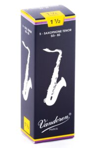 vandoren sr2215 tenor sax traditional reeds strength 1.5; box of 5