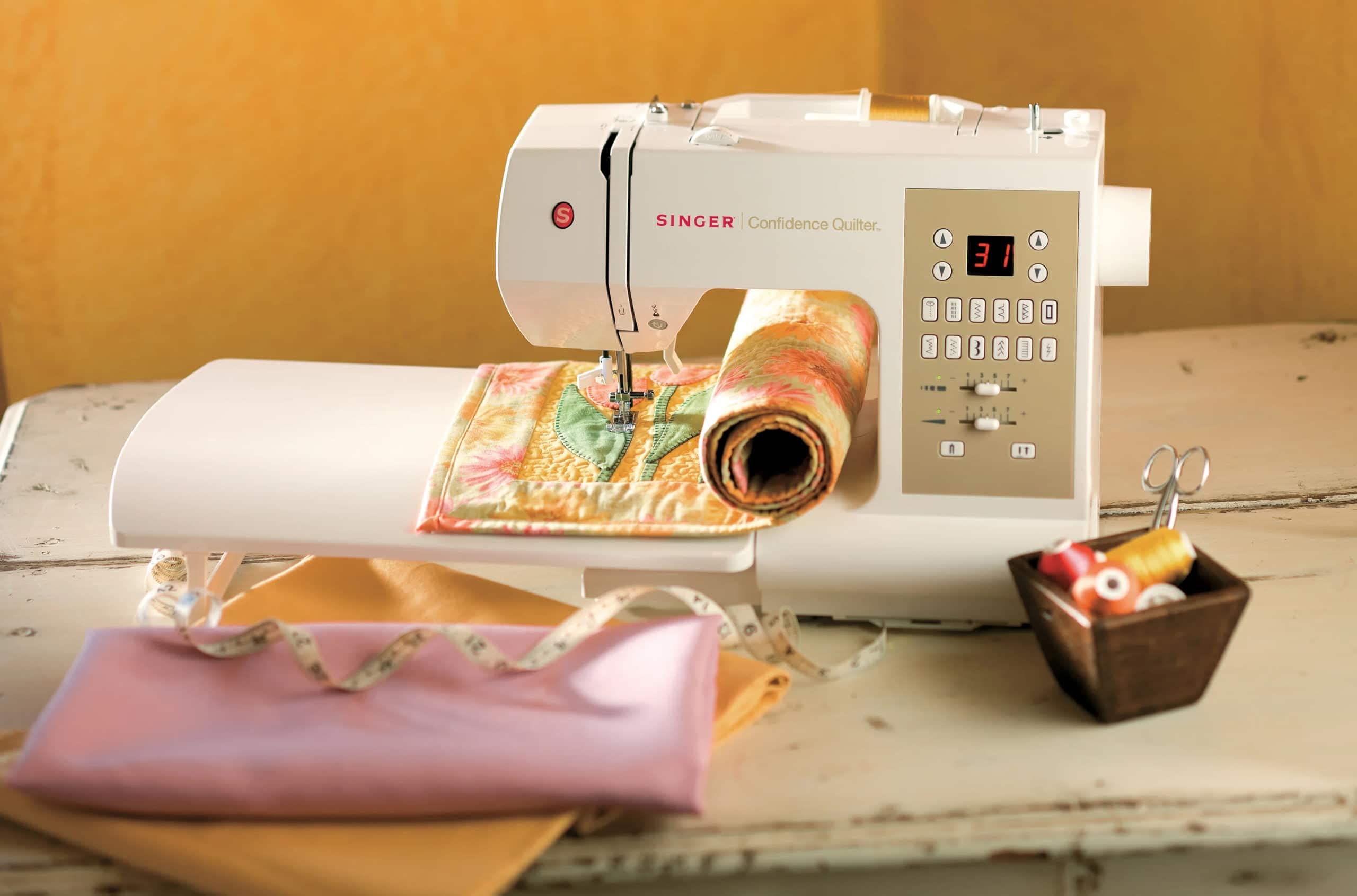 SINGER | Confidence 7469Q Computerized & Quilting Sewing Machine with Built-In Needle Threader, 98 Built-In Stitches - Sewing Made Easy, White