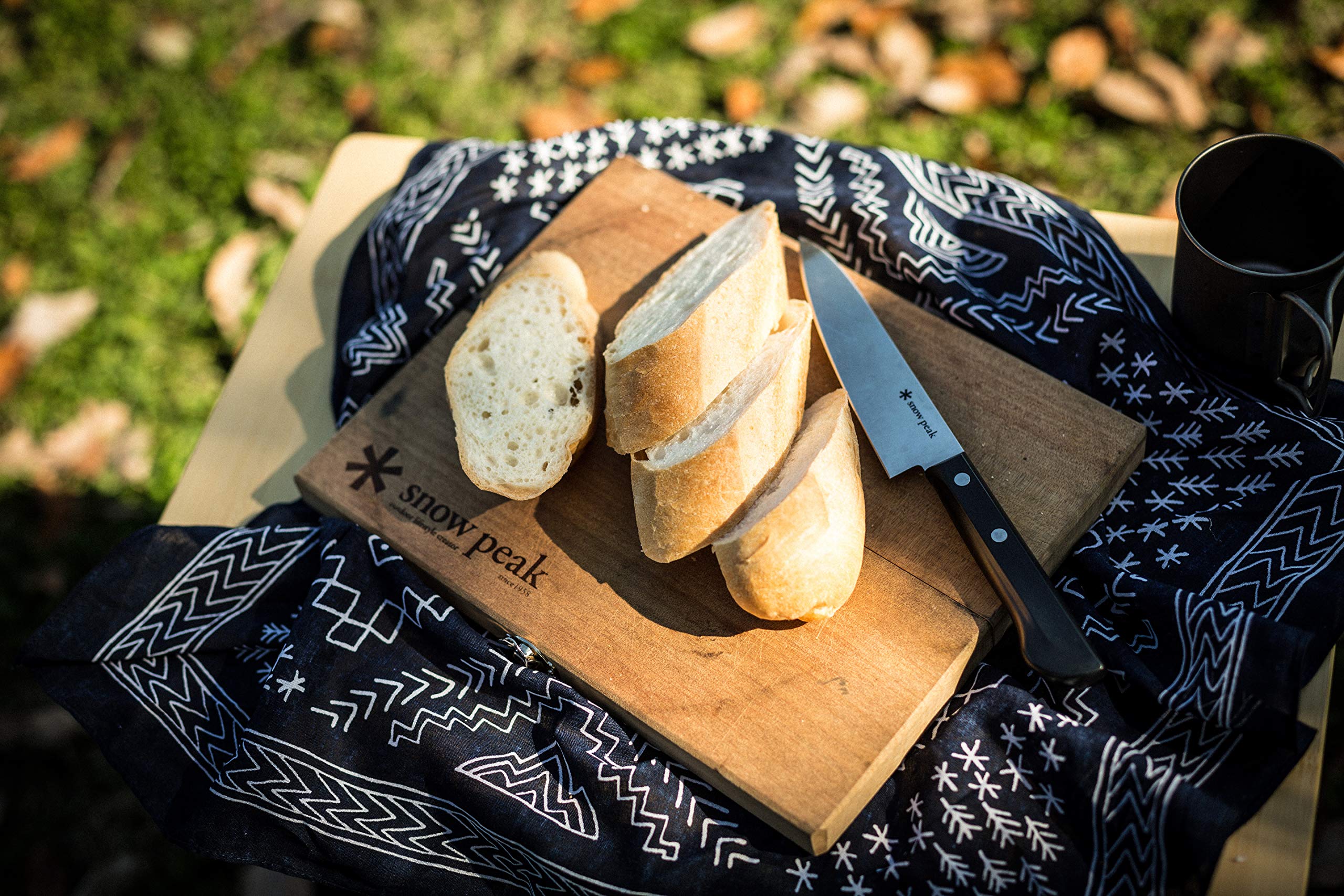 Snow Peak Folding Cutting Board and Knife Set, Chopping Block for Kitchen to Camp