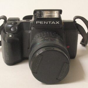 Pentax SF10 kit - Includes: 35mm film camera and Takumar 28-80 lens