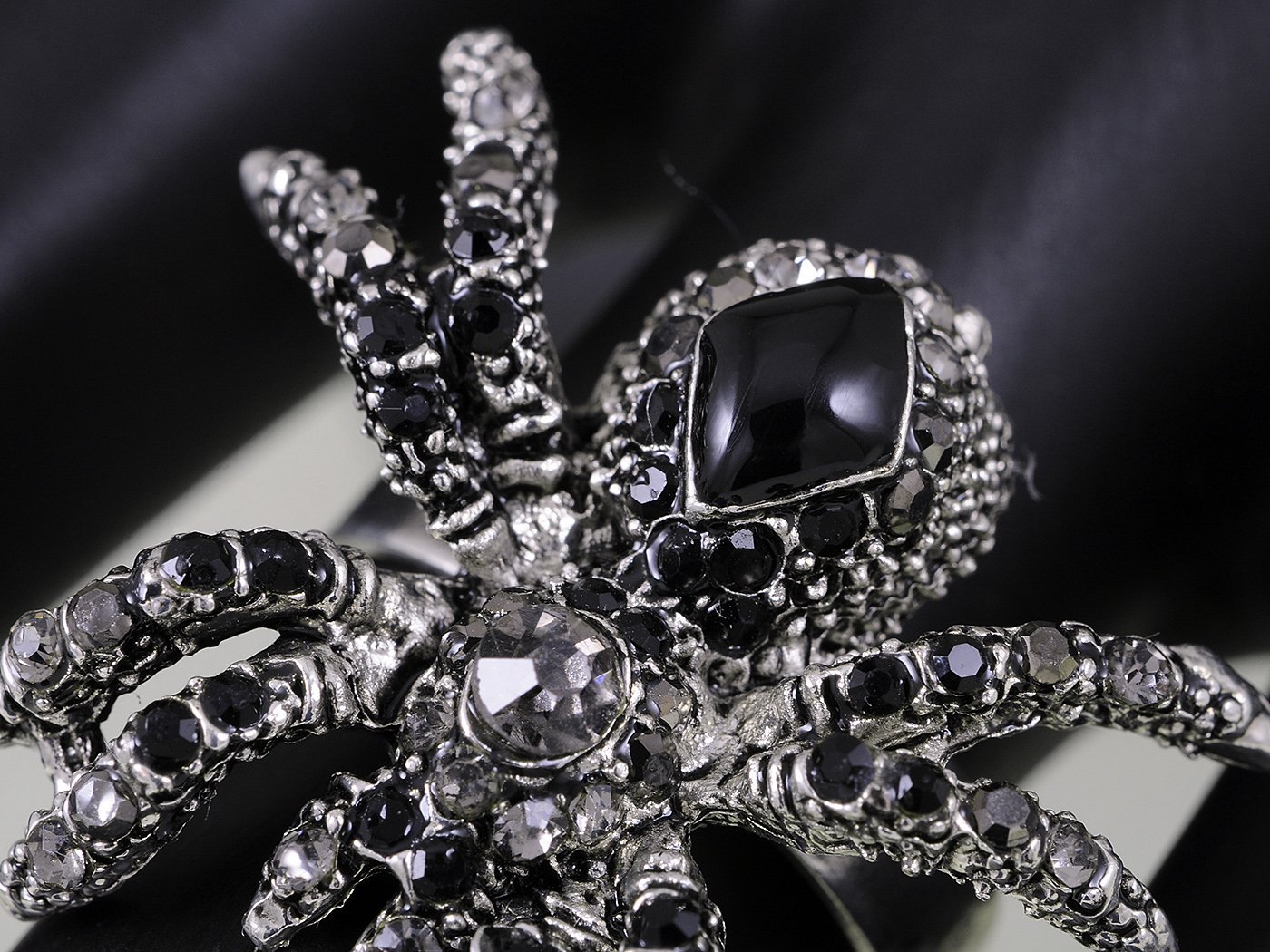 Alilang Women's Gunmetal Black Crystal Rheinstone Tarantula Spider Halloween Costume Adjustable Ring